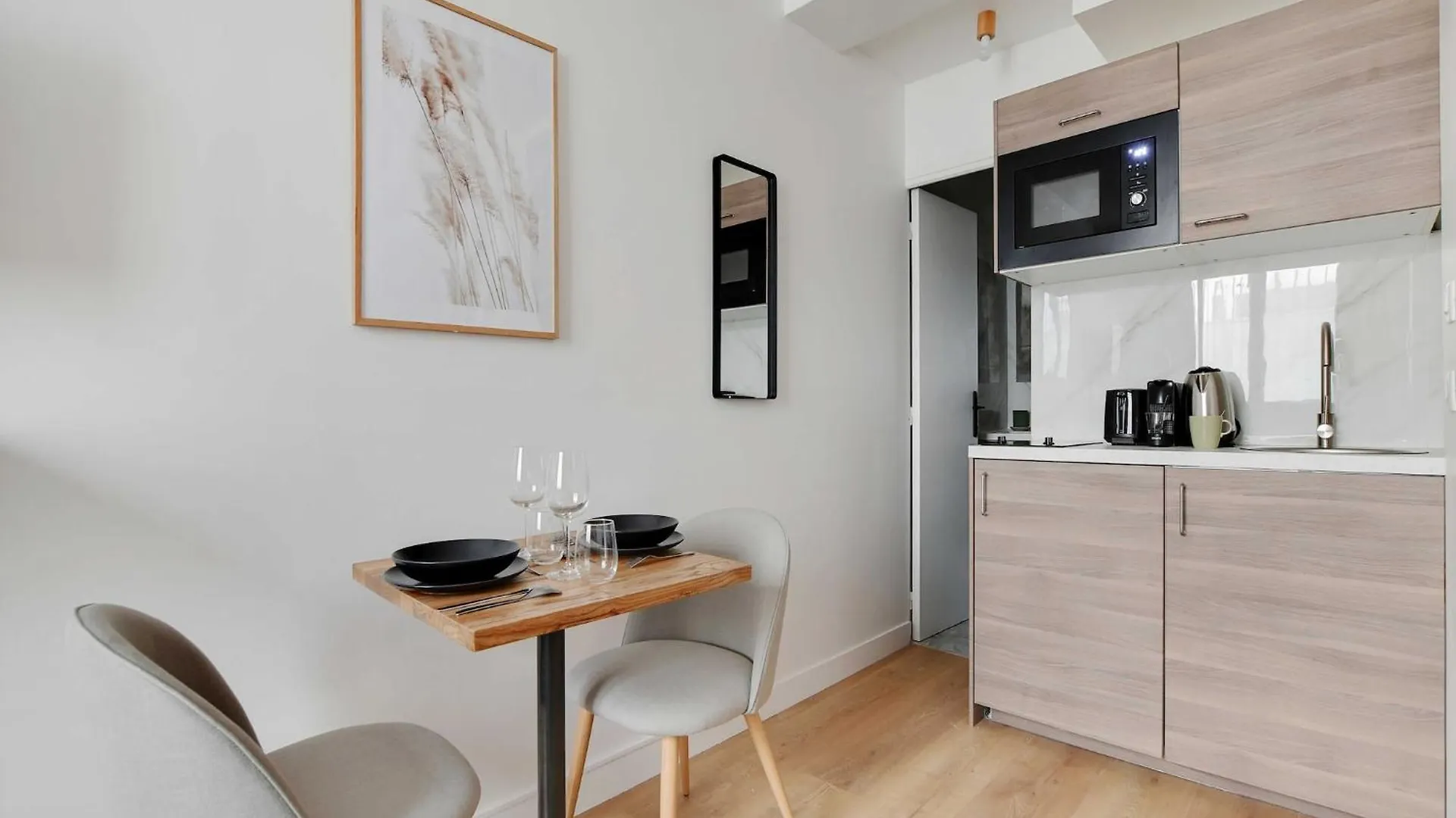 Peaceful Studio -2P- Square Des Batignolles Paris France